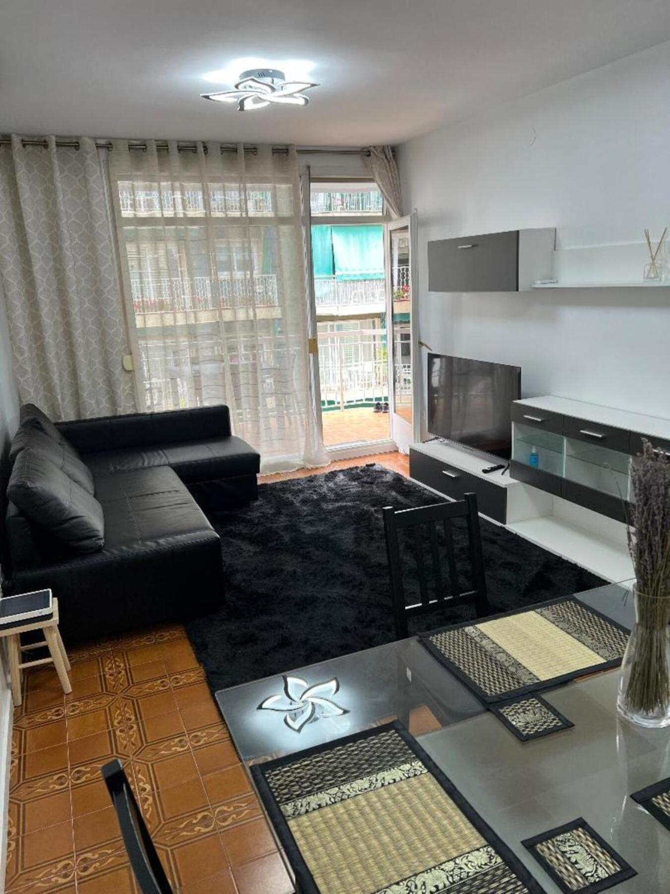 Logement Avec Vue Laterale Mer Пинеда-де-Мар Экстерьер фото