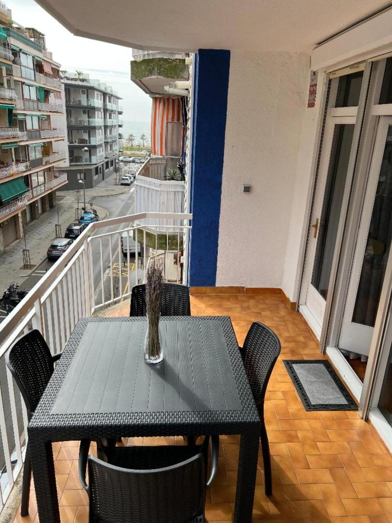 Logement Avec Vue Laterale Mer Пинеда-де-Мар Экстерьер фото