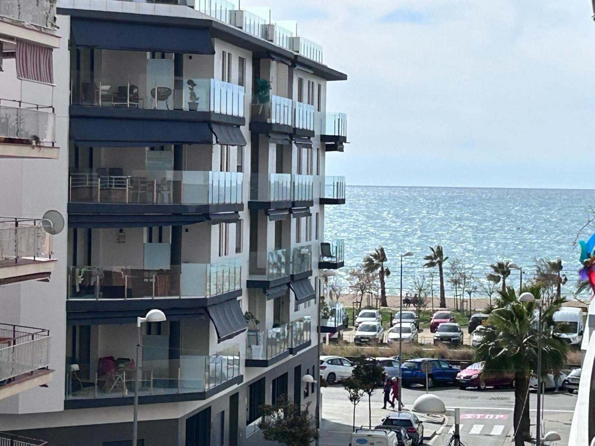 Logement Avec Vue Laterale Mer Пинеда-де-Мар Экстерьер фото